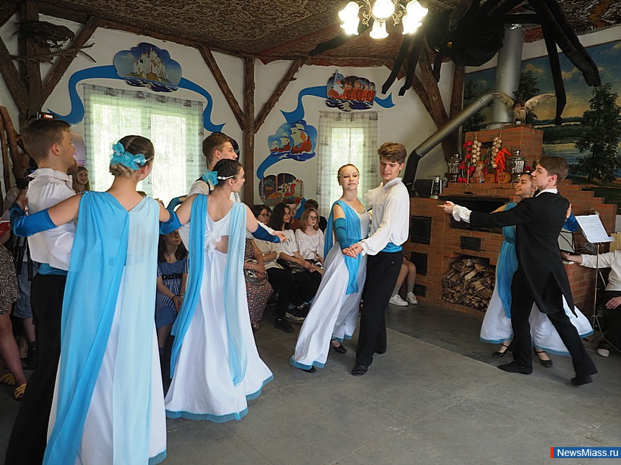    ,  .. .       2    " "