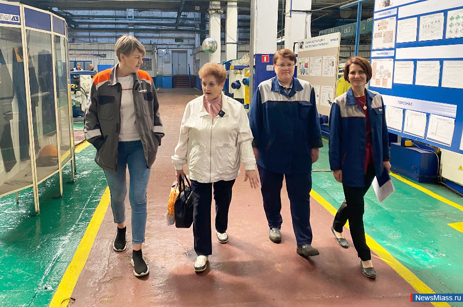    -  .   -   , 48    ""