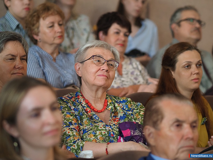 ������ ����������� ���������� ����� �������-������. � ��� � 2 ��������� ������� ����������� �������� ������� ����������