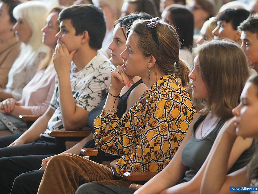 ������ ����������� ���������� ����� �������-������. � ��� � 2 ��������� ������� ����������� �������� ������� ����������