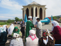 Минарет и полумесяц установили над мечетью в Миассе