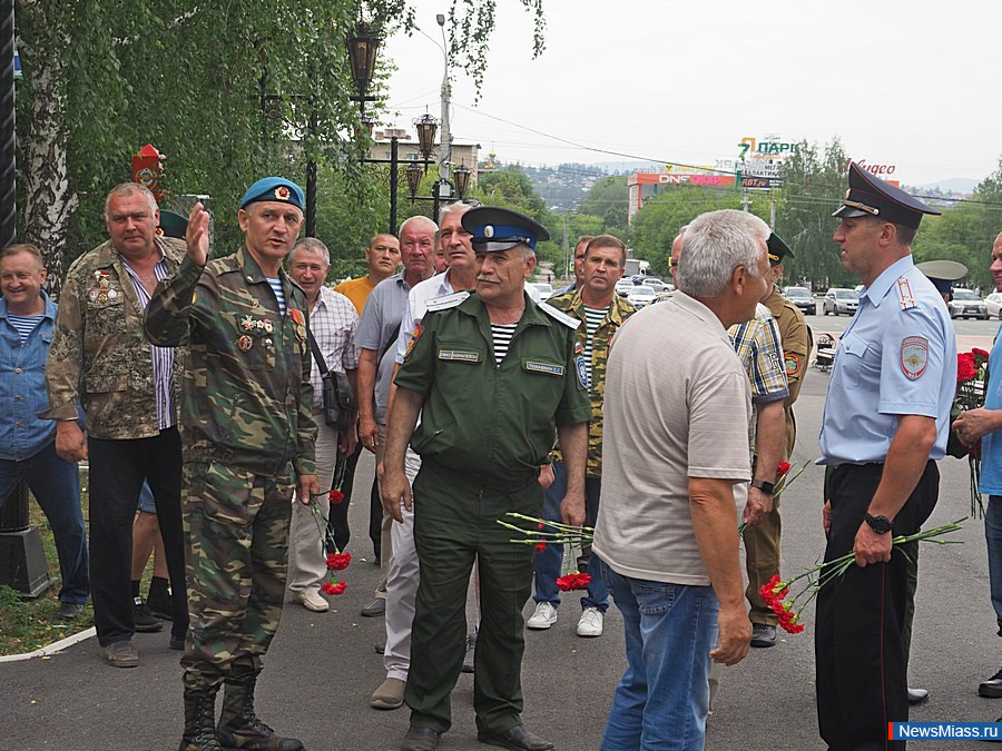 Как добавить фото ветерана в дорогу памяти