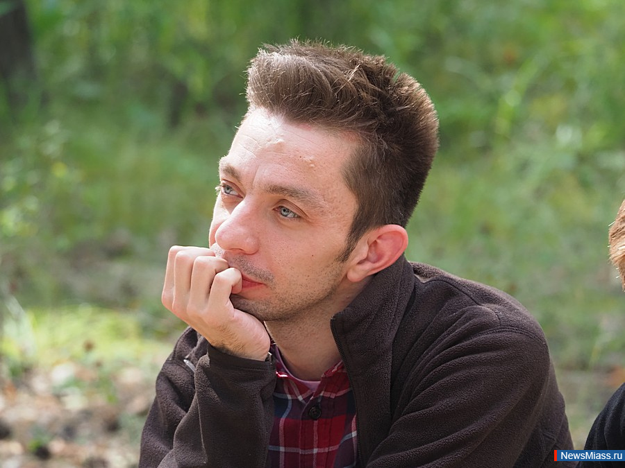 ". . ".       "   LOGOS"