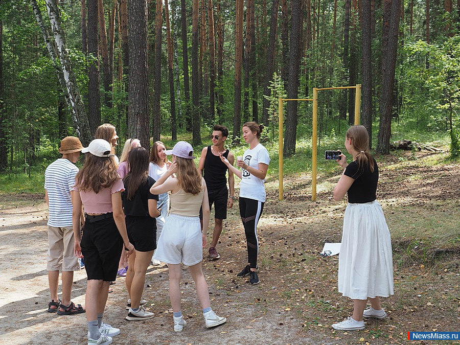 ". . ".       "   LOGOS"