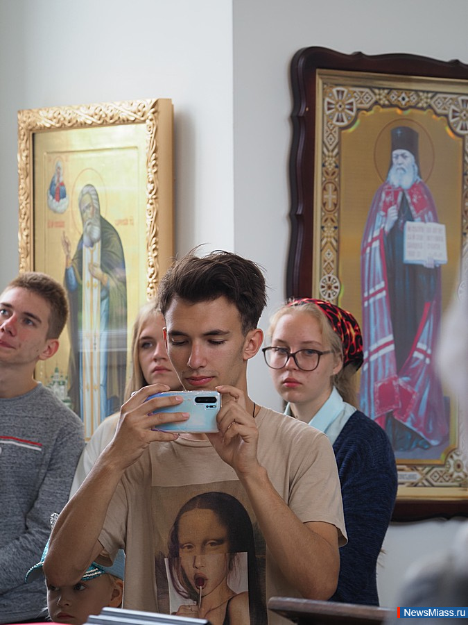 ". . ".       "   LOGOS"