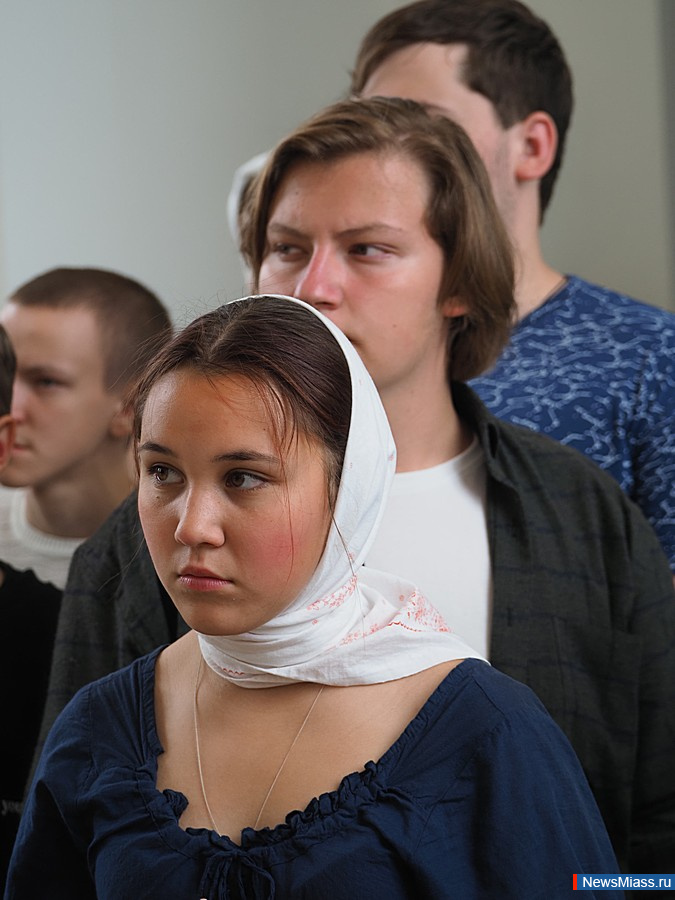 ". . ".       "   LOGOS"