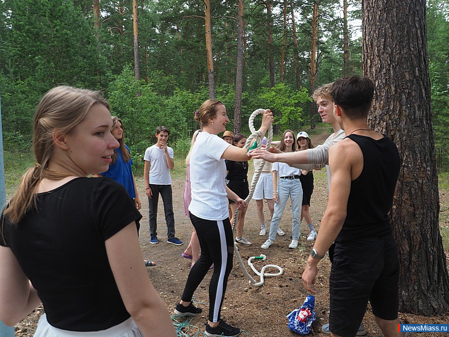 ". . ".       "   LOGOS"