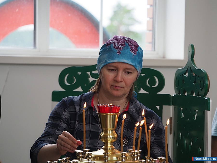 ". . ".       "   LOGOS"