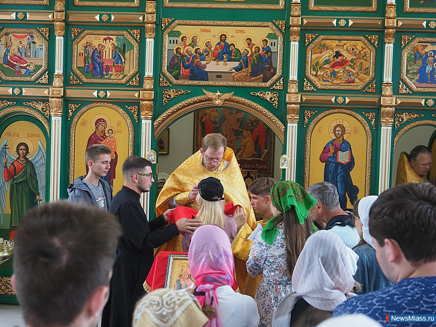 ". . ".       "   LOGOS"