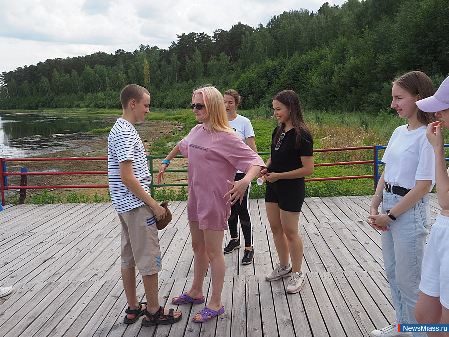 ". . ".       "   LOGOS"