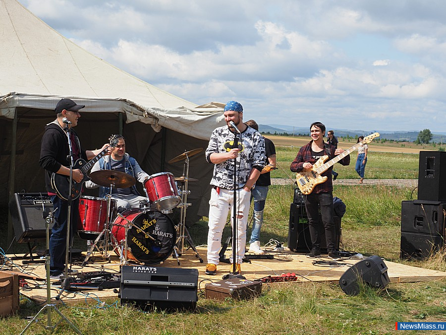        "".   ,         -  ""   