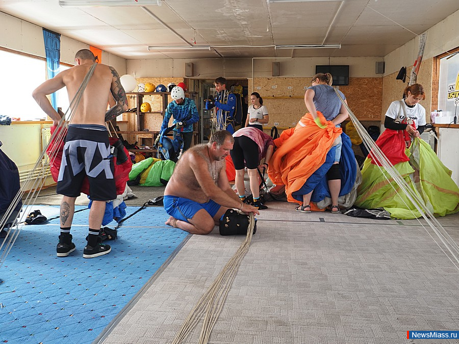        "".   ,         -  ""   