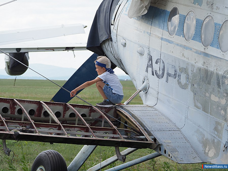        "".   ,         -  ""   