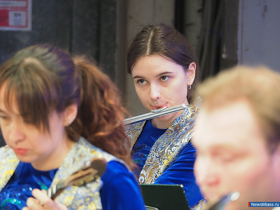    " ".  Bel Canto         ""