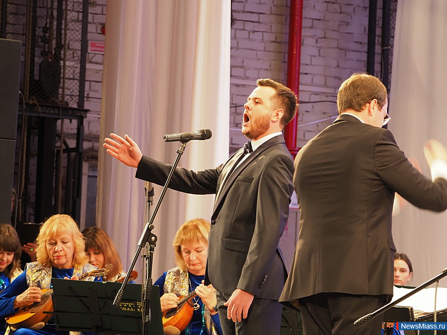    " ".  Bel Canto         ""