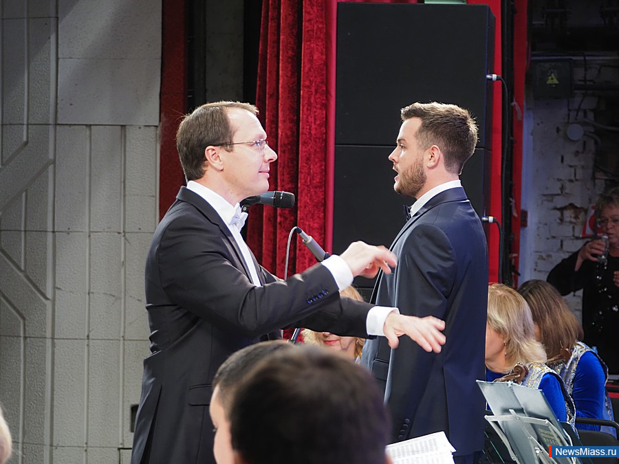    " ".  Bel Canto         ""