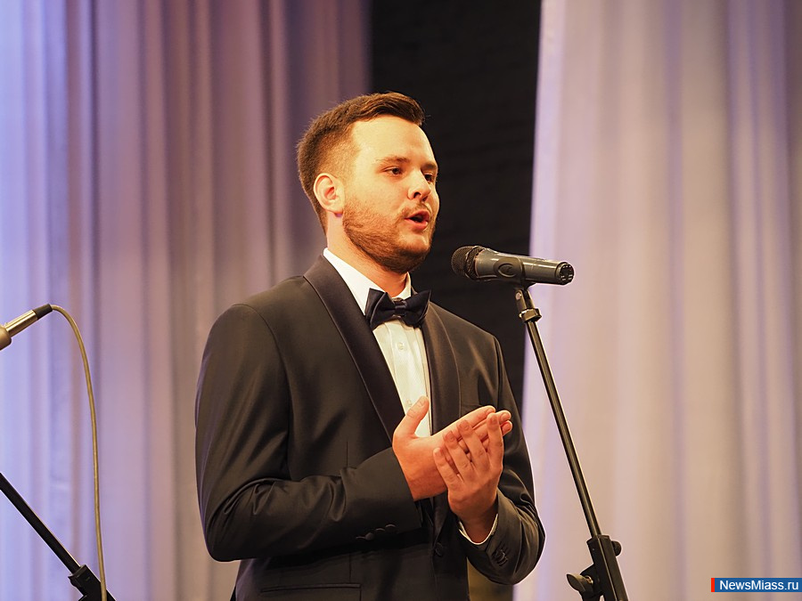    " ".  Bel Canto         ""