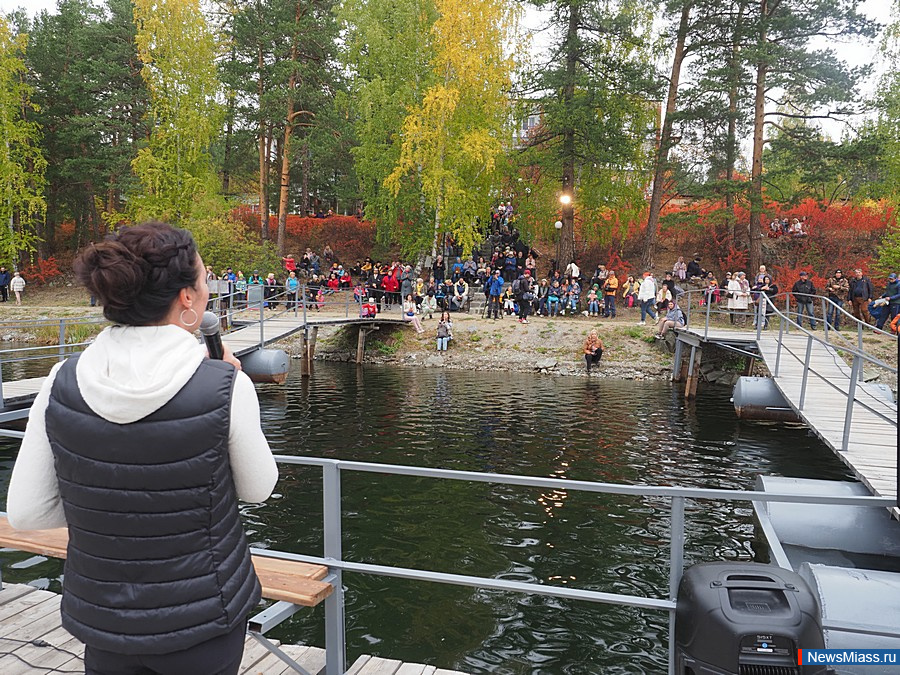       "".        " " -        En+Group