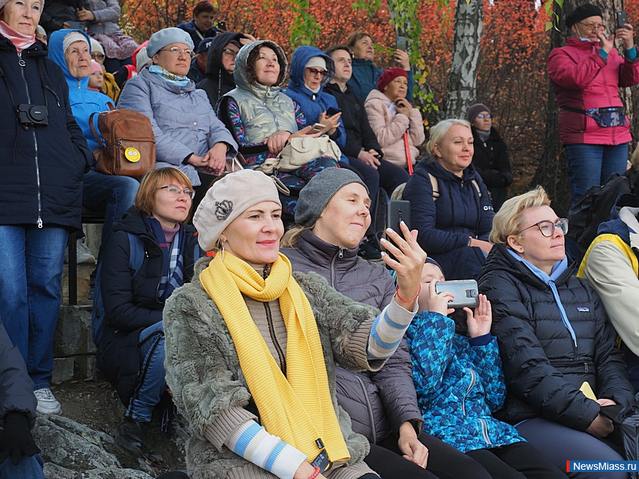       "".        " " -        En+Group