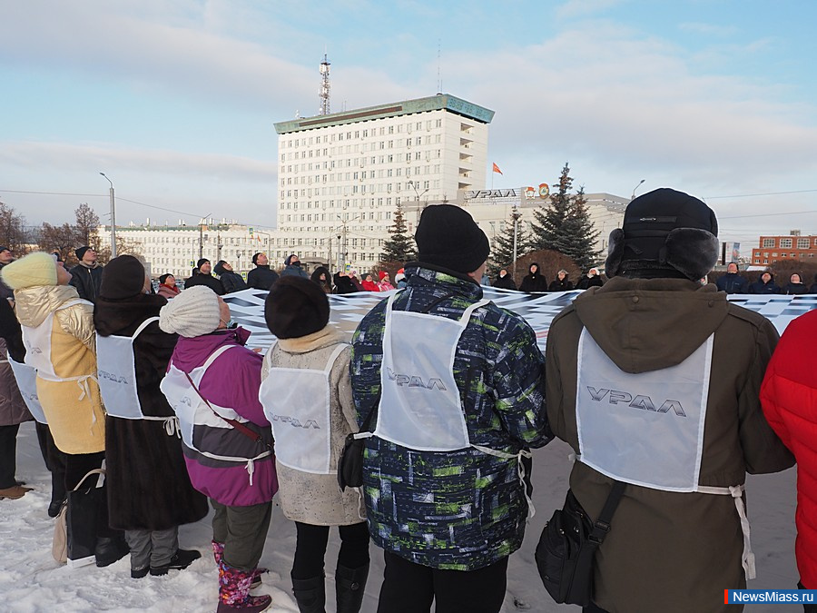   ""      QR-  !.     ,        ""