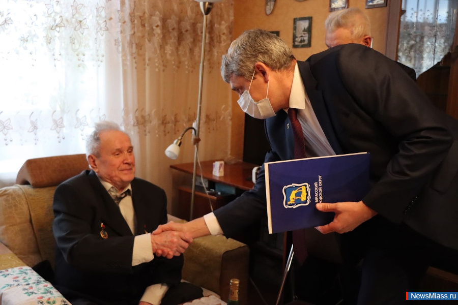 �������� ��������� ������ ������� ��� 90-�����. ����� ������ � ������������ �������� ��������� ���������� � ������� ��������� ���������� ������ ���� �������