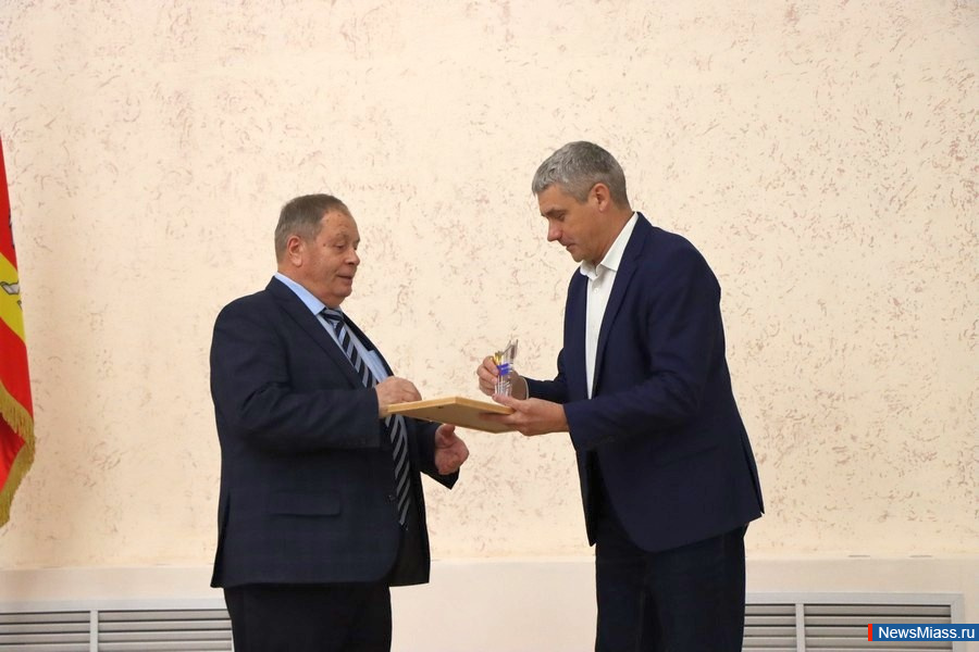 � ������ ��������� ��������� ������ "���������" � ������ �����. ������ "���������" � ������ �������� ������� ����� ��� ������������, ������� ������������ ����� � ������������ ����� ������