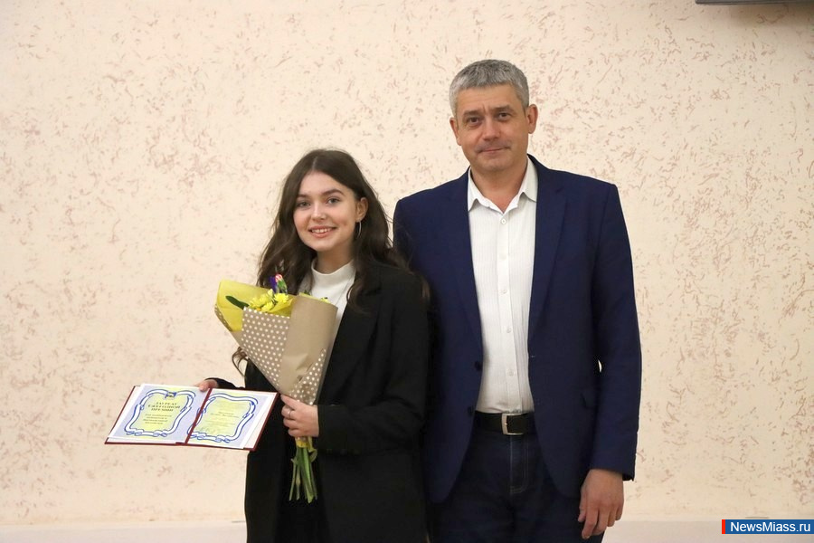 � ������ ��������� ��������� ������ "���������" � ������ �����. ������ "���������" � ������ �������� ������� ����� ��� ������������, ������� ������������ ����� � ������������ ����� ������