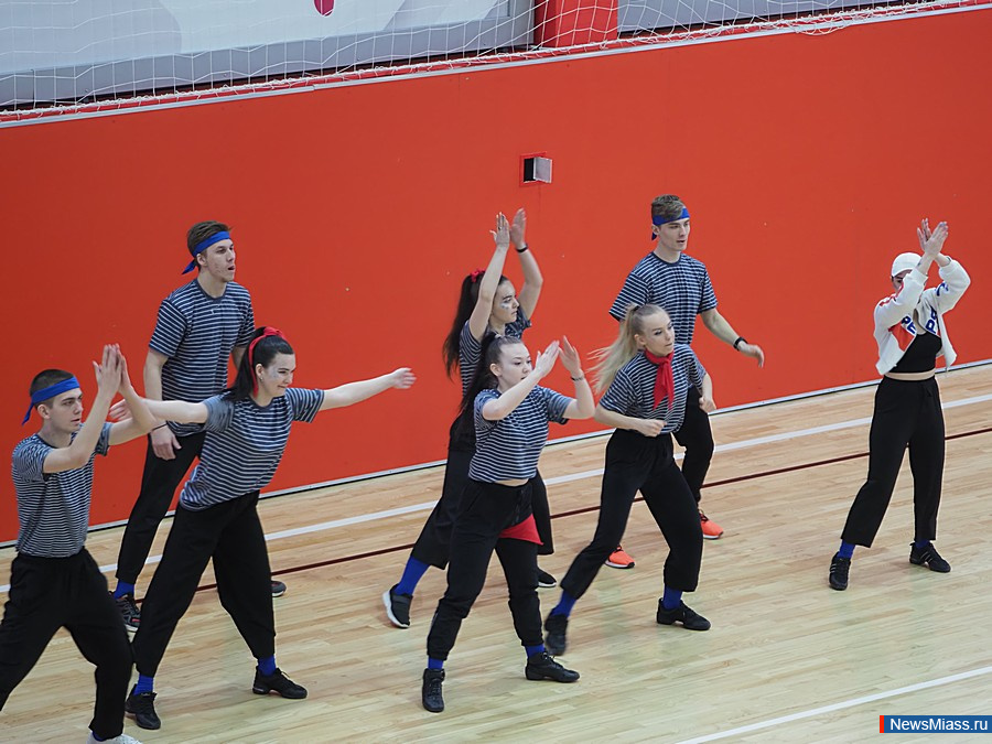 �������� ������ ������������� � ������ ���������. � �������������� ������� ��������� ������������ ������ Dance-COOL, ����������� ��� ������������