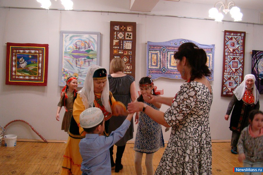      .    " "  ,  "  -  "