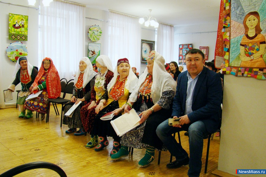      .    " "  ,  "  -  "