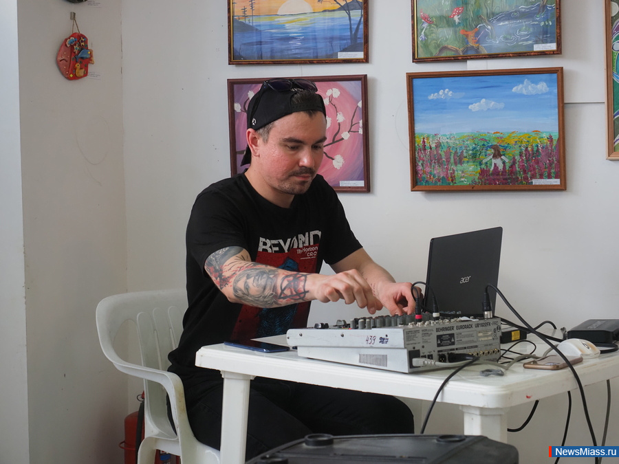     " ".     ""       ""