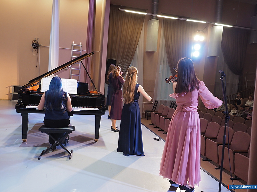 ����������-��������� ��������� � ��� � 2. � ������ ��������� ������� ����������� ��������� �������-��������� ������������ ������