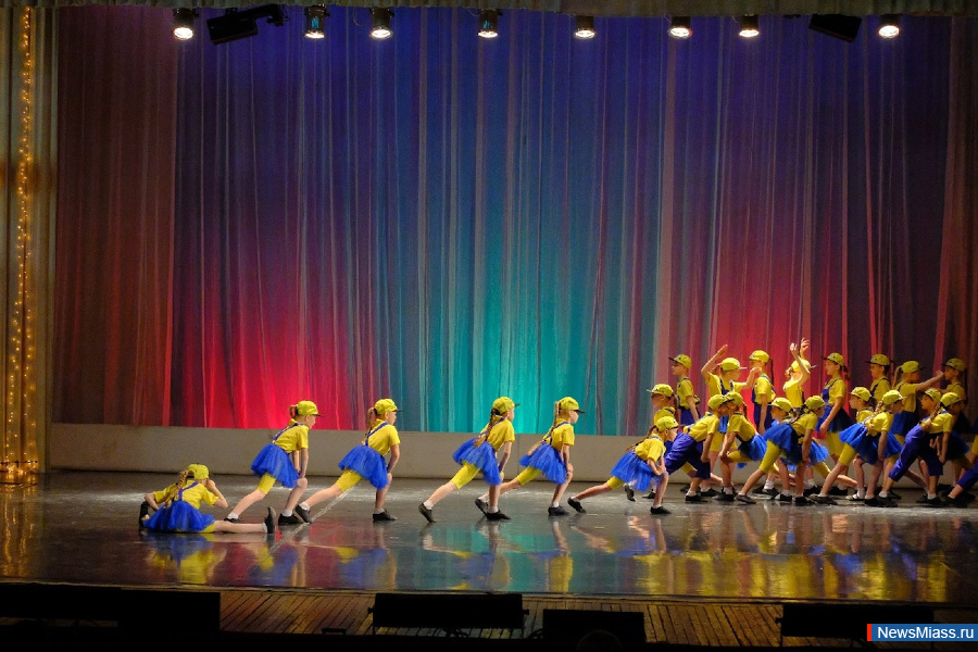 ,   !.         - -  " "