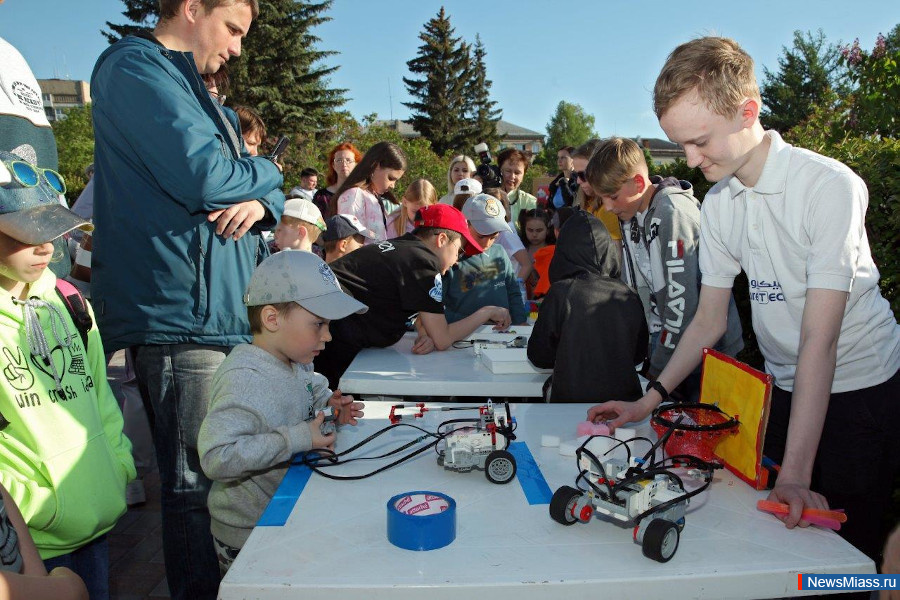   ,  !.       ,   " ",     