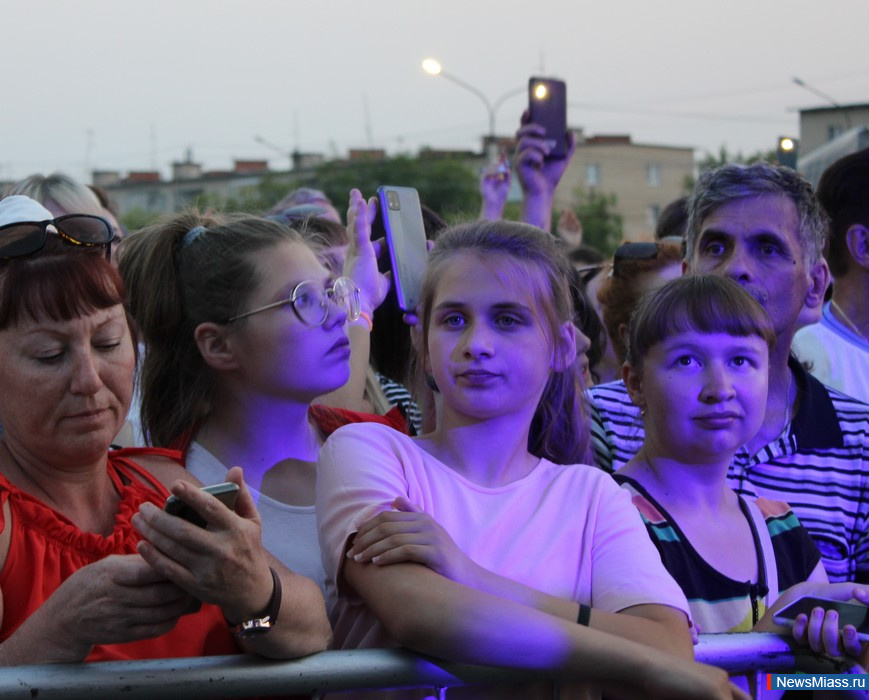      .           ,    DJ Groove