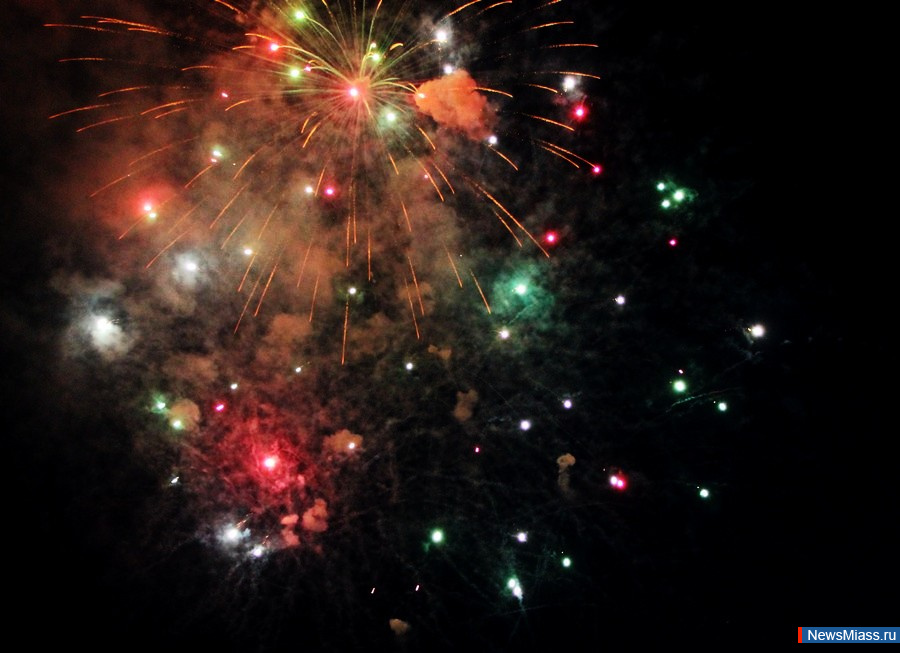      .           ,    DJ Groove