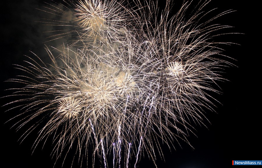      .           ,    DJ Groove