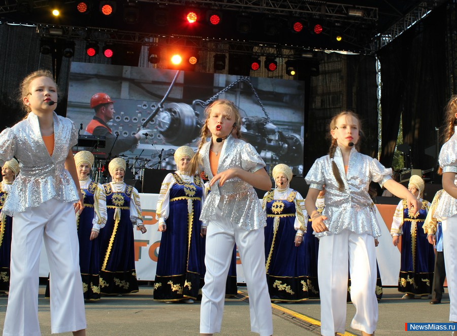      .           ,    DJ Groove