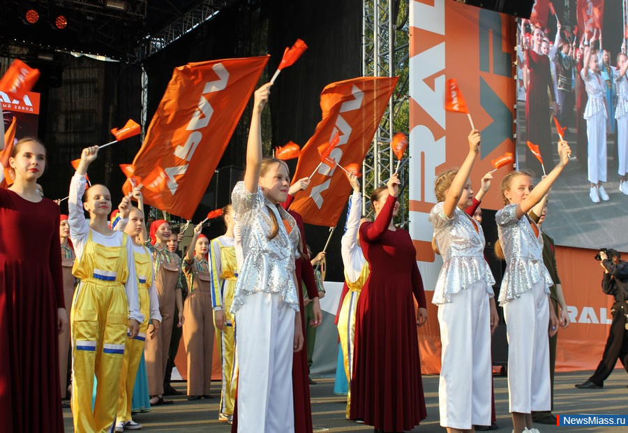      .           ,    DJ Groove