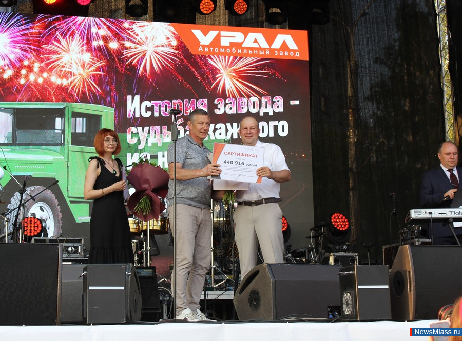      .           ,    DJ Groove