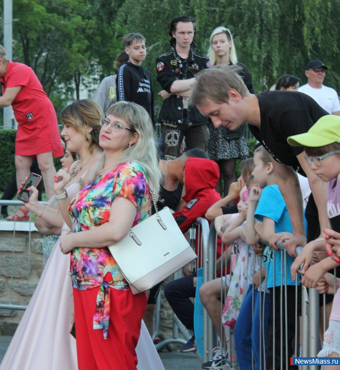 ,      , .           1000  