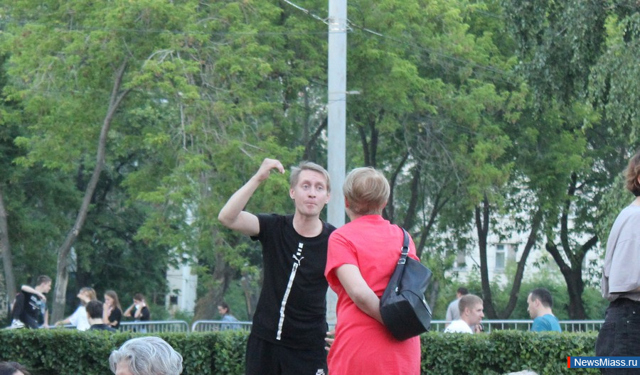 ,      , .           1000  