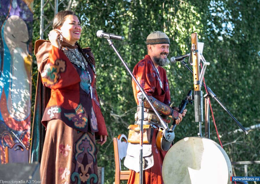    -.    ""          " "