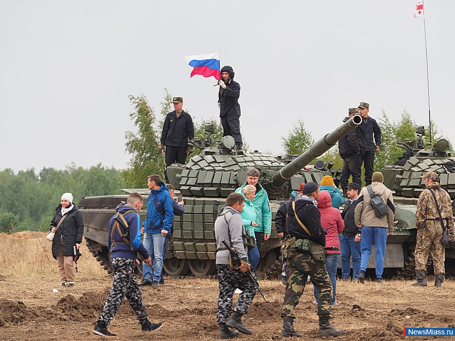 День танкиста в россии 2024 году. Танковый фестиваль в Чебаркуле 2022. Танкисты 2022. С днем танкиста. Броня Танкограда 2022.