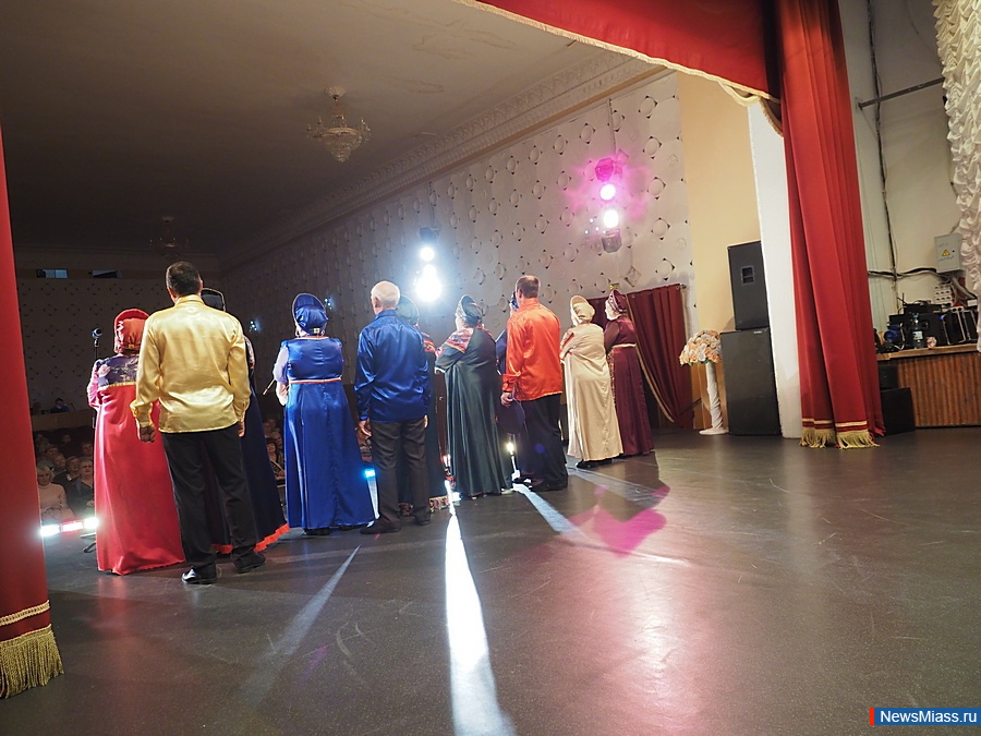 � ������ ��������� ����� �� ���������� ����� �����������. ������������� ������� "�����, �������" ��������� �� ����� ������ ������ "���������"