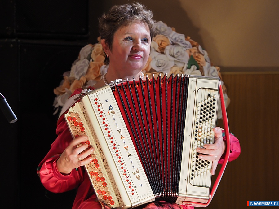 � ������ ��������� ����� �� ���������� ����� �����������. ������������� ������� "�����, �������" ��������� �� ����� ������ ������ "���������"