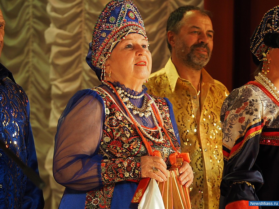 � ������ ��������� ����� �� ���������� ����� �����������. ������������� ������� "�����, �������" ��������� �� ����� ������ ������ "���������"