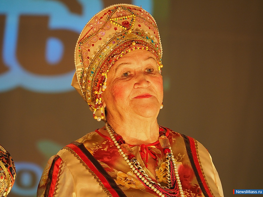 � ������ ��������� ����� �� ���������� ����� �����������. ������������� ������� "�����, �������" ��������� �� ����� ������ ������ "���������"