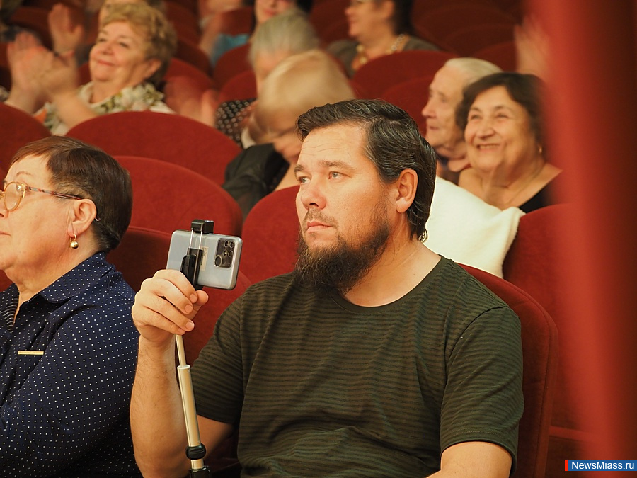 � ������ ��������� ����� �� ���������� ����� �����������. ������������� ������� "�����, �������" ��������� �� ����� ������ ������ "���������"