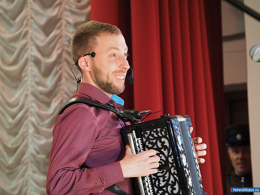 � ������ ��������� ����� �� ���������� ����� �����������. ������������� ������� "�����, �������" ��������� �� ����� ������ ������ "���������"